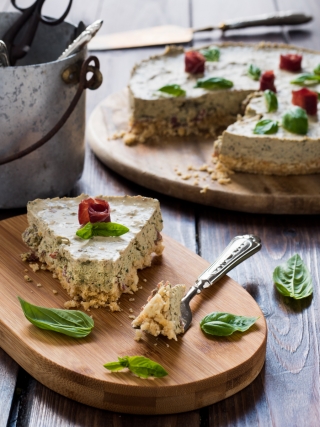 Cheesecake salata pesto e bresaola snacks food photography